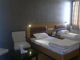 Oyo 3523 Tekarees Inn Mahanagar ลัคเนา ภายนอก รูปภาพ